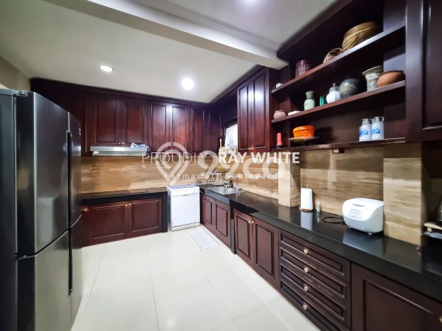 Rumah Eksklusif Dijual LT 585m2 di Cilandak, Jakarta Selatan Rumah Eksklusif Dijual LT 585m2 di Cilandak, Jakarta Selatan