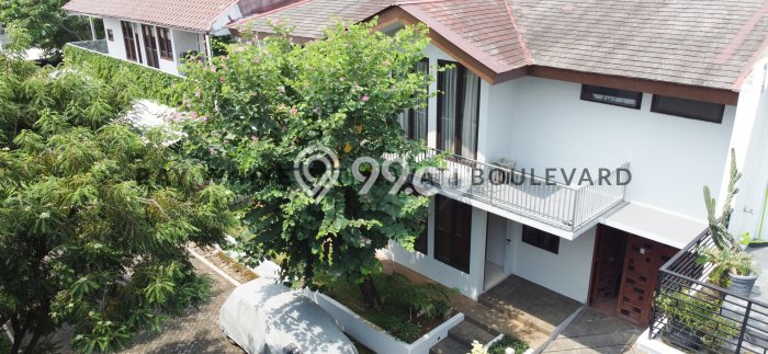 Rumah di Cilandak, 4 KM, Akses Mudah Pusat Kota, LT 183m² Bangunan 275m² Rumah di Cilandak, 4 KM, Akses Mudah Pusat Kota, LT 183m² Bangunan 275m²