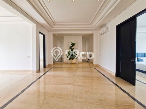 For Sale! Premium House LT 515m2 Desain Elegan di Kemang For Sale! Premium House LT 515m2 Desain Elegan di Kemang