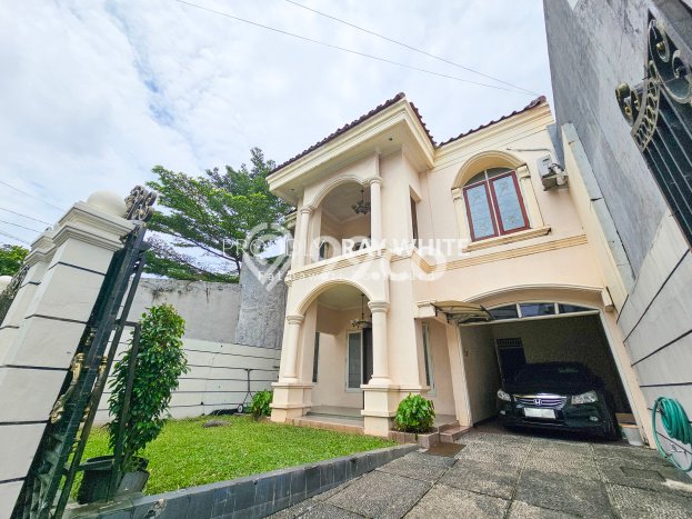 For Sale! Premium House LT 321m2 Desain Modern di Jati Padang For Sale! Premium House LT 321m2 Desain Modern di Jati Padang