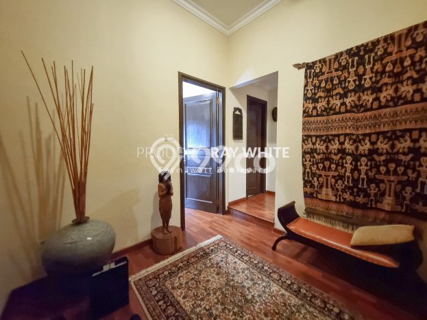 Rumah Eksklusif Dijual LT 585m2 di Cilandak, Jakarta Selatan Rumah Eksklusif Dijual LT 585m2 di Cilandak, Jakarta Selatan
