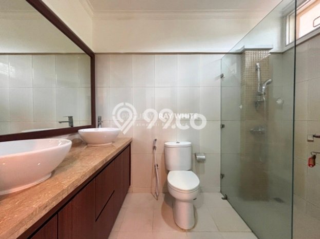 Rumah area Ampera, 4 KT, Dekat Pusat Kota, LT 500m2m² LB 350m2m² Rumah area Ampera, 4 KT, Dekat Pusat Kota, LT 500m2m² LB 350m2m²