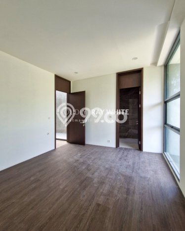 Ready to Use! Premium House LT 187m2 Desain Modern di Lebak Bulus Ready to Use! Premium House LT 187m2 Desain Modern di Lebak Bulus