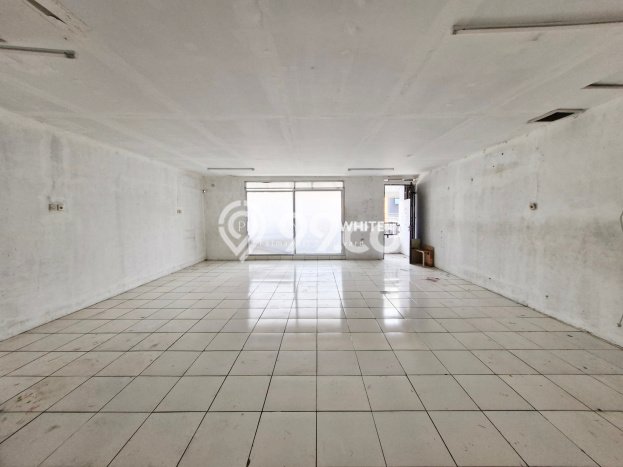 Ruko di , Luas 126m2m², Disewakan, Area Bisnis, Siap Usaha Ruko di , Luas 126m2m², Disewakan, Area Bisnis, Siap Usaha