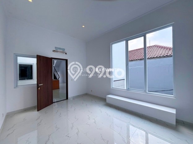 Rumah Elit Modern Tanpa Renovasi di Kemang Jakarta Selatan Rumah Elit Modern Tanpa Renovasi di Kemang Jakarta Selatan