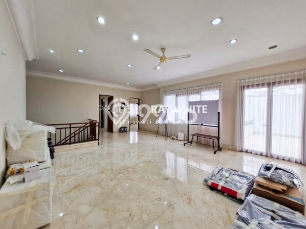 Hunian Eksklusif Dijual LT 1084m2 di Cilandak, Jakarta Selatan Hunian Eksklusif Dijual LT 1084m2 di Cilandak, Jakarta Selatan