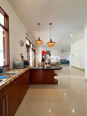 Sewa Rumah Strategis di Cipete LT 940m2 / LB 410m2 Kondisi Bagus Sewa Rumah Strategis di Cipete LT 940m2 / LB 410m2 Kondisi Bagus