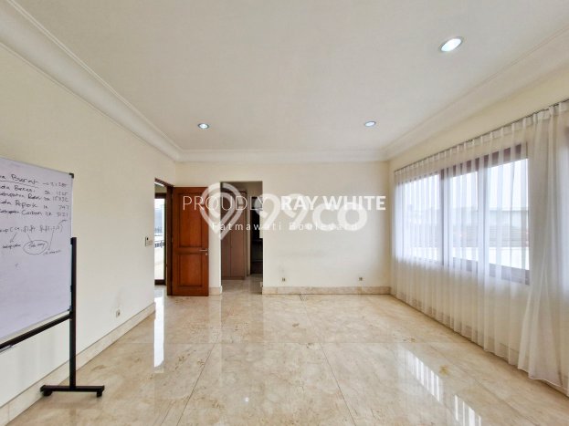 Hunian Eksklusif Dijual LT 1084m2 di Cilandak, Jakarta Selatan Hunian Eksklusif Dijual LT 1084m2 di Cilandak, Jakarta Selatan