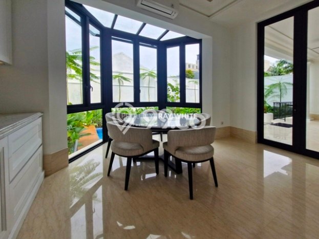 For Sale! Premium House LT 515m2 Desain Elegan di Kemang For Sale! Premium House LT 515m2 Desain Elegan di Kemang