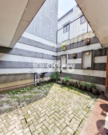 Rumah Elit LB 280m2 Siap Huni Desain Elegan di Lebak Bulus, Jakarta Selatan Rumah Elit LB 280m2 Siap Huni Desain Elegan di Lebak Bulus, Jakarta Selatan