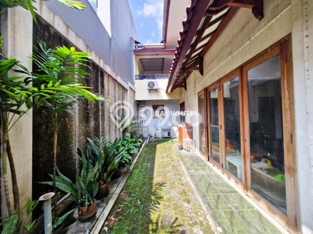 Siap Huni Hunian Elit 5 Kamar di Cilandak Dekat ke Mana Saja Siap Huni Hunian Elit 5 Kamar di Cilandak Dekat ke Mana Saja
