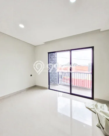 Dijual Hunian Rumah Terawat 3 Kamar di Gandaria, Jakarta Selatan Dijual Hunian Rumah Terawat 3 Kamar di Gandaria, Jakarta Selatan