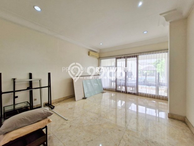 Hunian Eksklusif Dijual LT 1084m2 di Cilandak, Jakarta Selatan Hunian Eksklusif Dijual LT 1084m2 di Cilandak, Jakarta Selatan