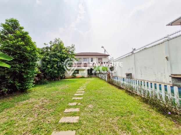 Hunian Eksklusif Dijual LT 1084m2 di Cilandak, Jakarta Selatan Hunian Eksklusif Dijual LT 1084m2 di Cilandak, Jakarta Selatan