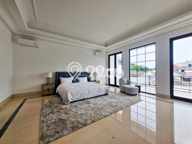 For Sale! Premium House LT 515m2 Desain Elegan di Kemang For Sale! Premium House LT 515m2 Desain Elegan di Kemang