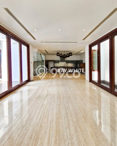 Jual Rumah Mewah Megah Dengan View Eksklusif di Pondok Indah, Jakarta Selatan Jual Rumah Mewah Megah Dengan View Eksklusif di Pondok Indah, Jakarta Selatan