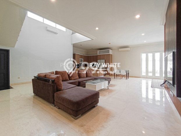UNIT SPESIAL! Rumah area Cipete, 4 KM, Dekat Fasilitas, Luas 910m² LB 800m² UNIT SPESIAL! Rumah area Cipete, 4 KM, Dekat Fasilitas, Luas 910m² LB 800m²