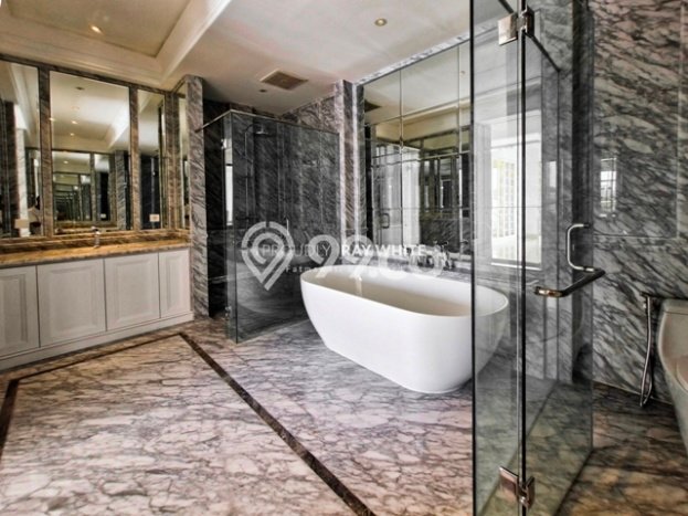 For Sale! Premium House LT 515m2 Desain Elegan di Kemang For Sale! Premium House LT 515m2 Desain Elegan di Kemang