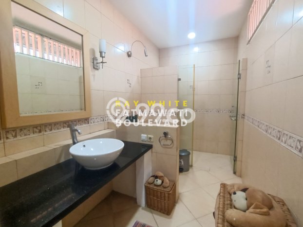 For Sale! Luxury House LT 416m2 Desain Modern di Cipete For Sale! Luxury House LT 416m2 Desain Modern di Cipete