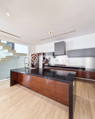 Jual Rumah Mewah Megah Dengan View Eksklusif di Pondok Indah, Jakarta Selatan Jual Rumah Mewah Megah Dengan View Eksklusif di Pondok Indah, Jakarta Selatan