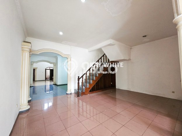 For Sale! Premium House LT 321m2 Desain Modern di Jati Padang For Sale! Premium House LT 321m2 Desain Modern di Jati Padang