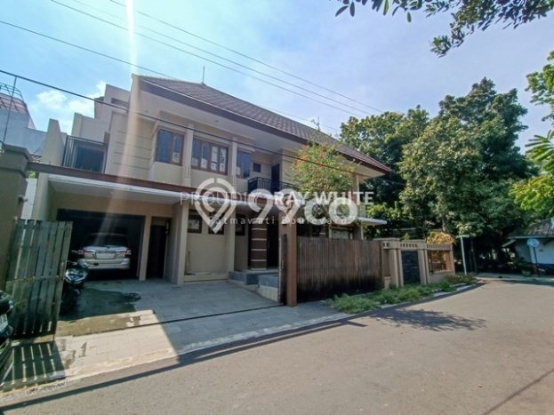 Rumah Elit Modern Siap Huni di Pondok Indah Jakarta Selatan Rumah Elit Modern Siap Huni di Pondok Indah Jakarta Selatan