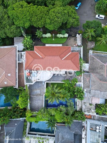 Rumah Eksklusif Dijual LT 1090m2 di Kebayoran Baru, Jakarta Selatan Rumah Eksklusif Dijual LT 1090m2 di Kebayoran Baru, Jakarta Selatan