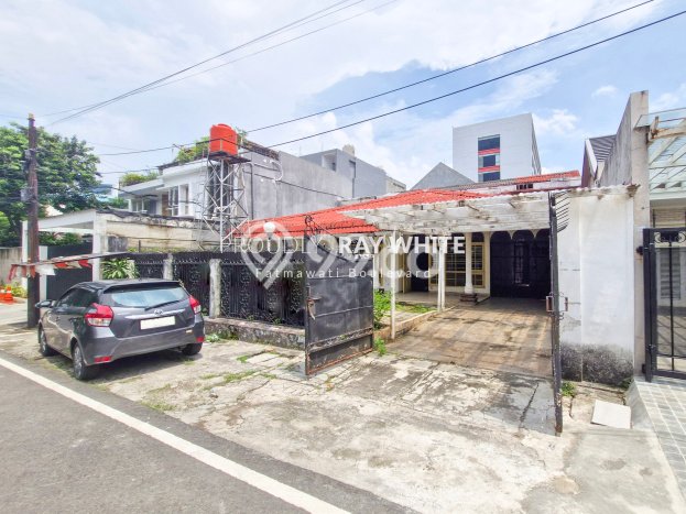 Rumah Mewah Siap Huni LT 361m2 di Kebayoran Baru, Jakarta Selatan Rumah Mewah Siap Huni LT 361m2 di Kebayoran Baru, Jakarta Selatan