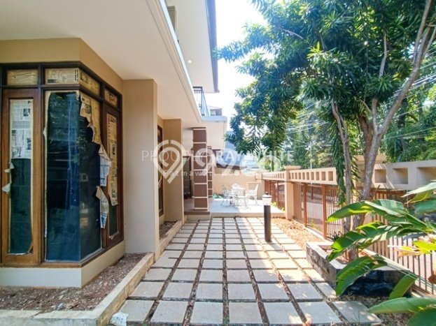Rumah Elit Modern Siap Huni di Pondok Indah Jakarta Selatan Rumah Elit Modern Siap Huni di Pondok Indah Jakarta Selatan