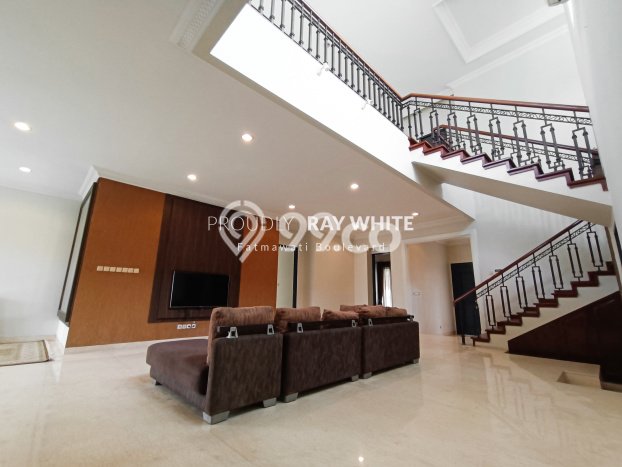 UNIT SPESIAL! Rumah area Cipete, 4 KM, Dekat Fasilitas, Luas 910m² LB 800m² UNIT SPESIAL! Rumah area Cipete, 4 KM, Dekat Fasilitas, Luas 910m² LB 800m²