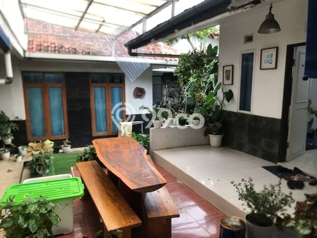 For Sale! Luxury House LT 560m2 Desain Elegan di Setiabudi For Sale! Luxury House LT 560m2 Desain Elegan di Setiabudi