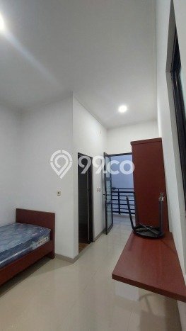 Rumah Kost untuk Dijual di Jatinangor dengan 10 KT, 9 KM, Luas 241m2 Rumah Kost untuk Dijual di Jatinangor dengan 10 KT, 9 KM, Luas 241m2