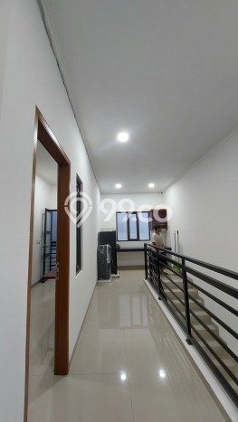 Rumah Kost untuk Dijual di Jatinangor dengan 10 KT, 9 KM, Luas 241m2 Rumah Kost untuk Dijual di Jatinangor dengan 10 KT, 9 KM, Luas 241m2