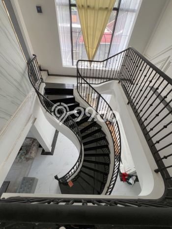 Hunian Mewah LB 500m2 Siap Huni Desain Elegan di Lembang, Bandung Hunian Mewah LB 500m2 Siap Huni Desain Elegan di Lembang, Bandung