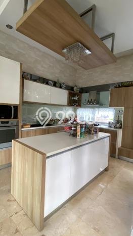 Ready to Use! Luxury House LT 238m2 Desain Modern di Cigadung Ready to Use! Luxury House LT 238m2 Desain Modern di Cigadung