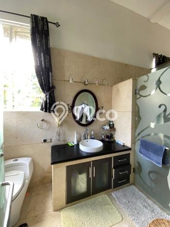 Ready to Use! Luxury House LT 238m2 Desain Modern di Cigadung Ready to Use! Luxury House LT 238m2 Desain Modern di Cigadung