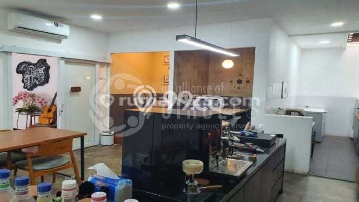 Rumah Elit Modern Tanpa Renovasi di BKR Bandung Rumah Elit Modern Tanpa Renovasi di BKR Bandung