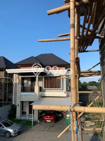 FOR SALE! Vila Kawasan , Area 226m2m², Posisi Strategis FOR SALE! Vila Kawasan , Area 226m2m², Posisi Strategis