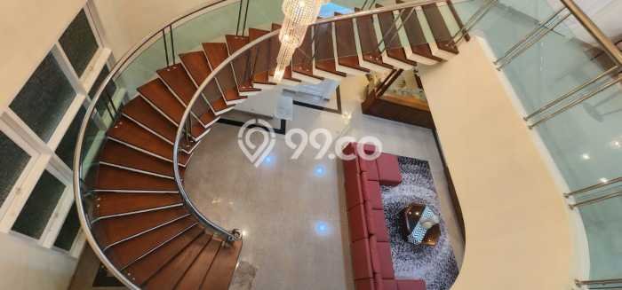 Dijual Rumah Mewah Megah Dengan View Eksklusif di Intercon, Jakarta Barat Dijual Rumah Mewah Megah Dengan View Eksklusif di Intercon, Jakarta Barat