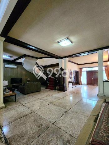 Hunian Elit LB 1600m2 Siap Pakai Desain Elegan di Gandaria, Jakarta Selatan Hunian Elit LB 1600m2 Siap Pakai Desain Elegan di Gandaria, Jakarta Selatan
