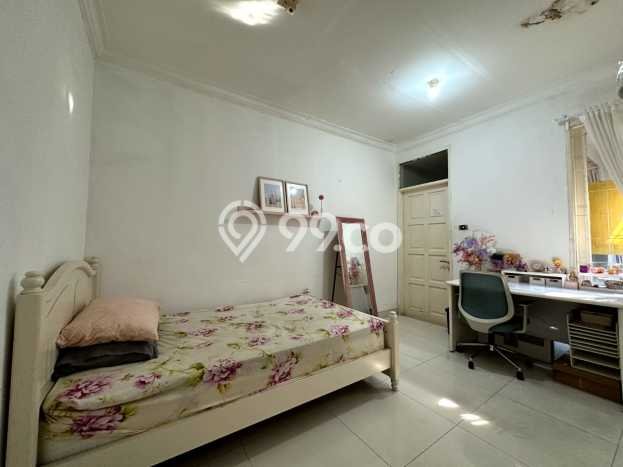 Rumah Elit LB 280m2 Siap Huni Desain Elegan di Srengseng, Jakarta Barat Rumah Elit LB 280m2 Siap Huni Desain Elegan di Srengseng, Jakarta Barat