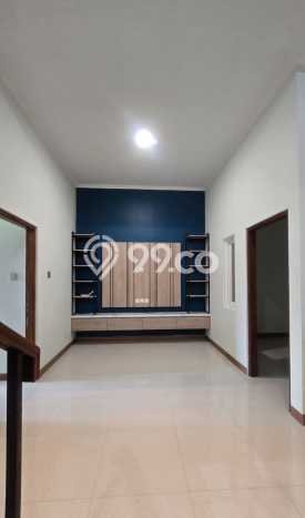Rumah Modern Cantik 5 Kamar Siap Huni di Banguntapan Rumah Modern Cantik 5 Kamar Siap Huni di Banguntapan