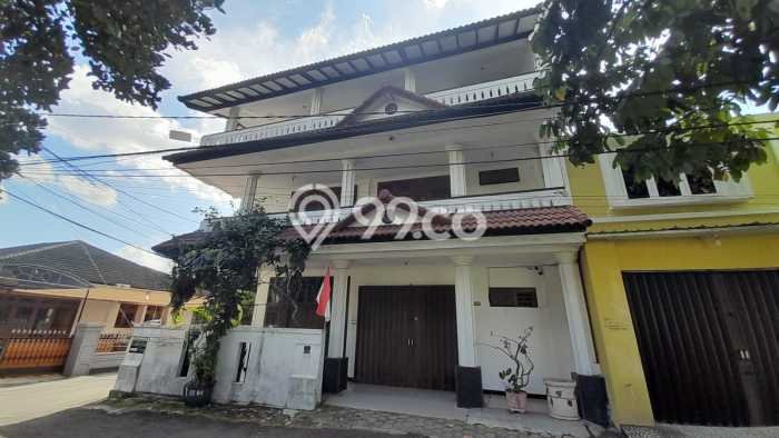 Jual Rumah Strategis Bagus Punya 8 KT di Depok Sleman - Jual Rumah Strategis Bagus Punya 8 KT di Depok Sleman -