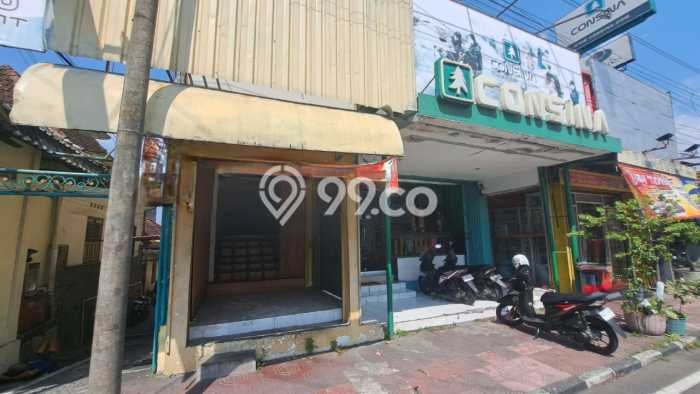 Unit Ruko Paling Strategis di Danurejan Yogyakarta dengan LB 100m2 Unit Ruko Paling Strategis di Danurejan Yogyakarta dengan LB 100m2