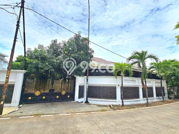 Dijual Rumah Luas Megah Dengan View Cantik di Pulomas, Jakarta Timur Dijual Rumah Luas Megah Dengan View Cantik di Pulomas, Jakarta Timur