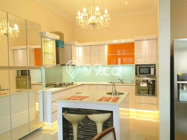 Rumah Mewah LB 400m2 Siap Pakai Desain Elegan di Jatimelati, Bekasi Rumah Mewah LB 400m2 Siap Pakai Desain Elegan di Jatimelati, Bekasi