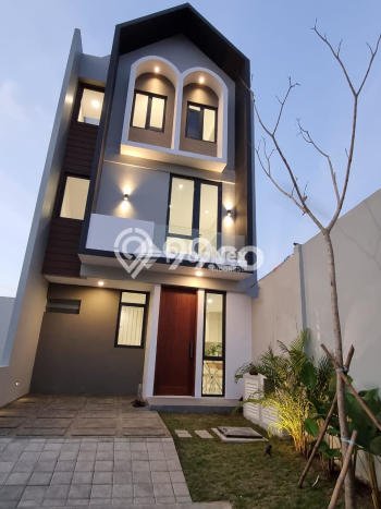 Rumah Strategis Modern Lb 103m2 di Wiyung, Surabaya Rumah Strategis Modern Lb 103m2 di Wiyung, Surabaya