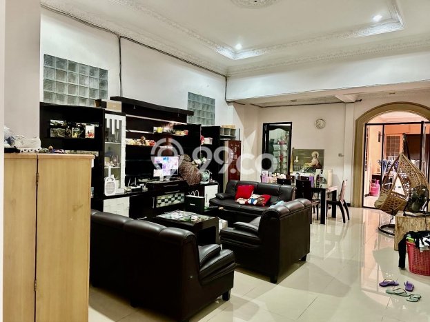 Rumah Luxury Modern Tanpa Renovasi di Perak Surabaya Rumah Luxury Modern Tanpa Renovasi di Perak Surabaya