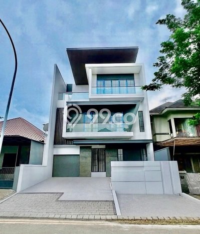 Rumah Elit Modern Tanpa Renovasi di Citraland Surabaya Rumah Elit Modern Tanpa Renovasi di Citraland Surabaya
