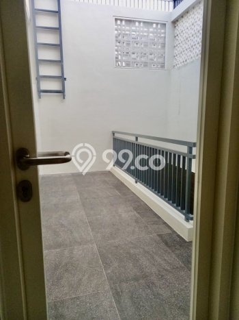 Disewakan! Rumah 3 Kamar Tidur &
3 Kamar Mandi di Citraland, Surabaya Disewakan! Rumah 3 Kamar Tidur &
3 Kamar Mandi di Citraland, Surabaya
